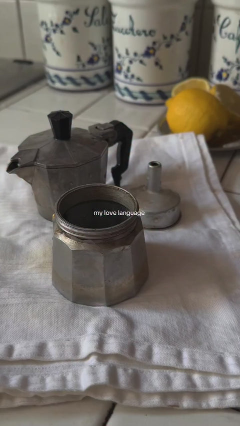 Moka pot reel from @luxuricoffee